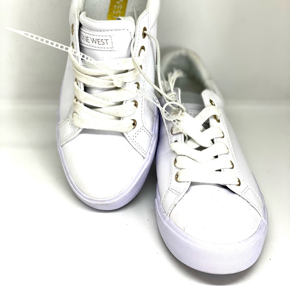 NINE WEST💥NEW~SOLD OUT💥Women’s White Sneakers Size 6M - Picture 3 of 7